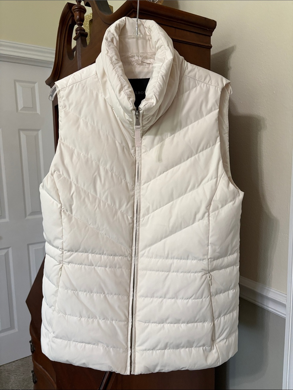 *Talbots Cream Winter White Chevron Quilted Puffer Down Zippered Vest Layers